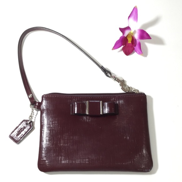 New never used Coach wristlet ❣️ - Picture 2 of 4